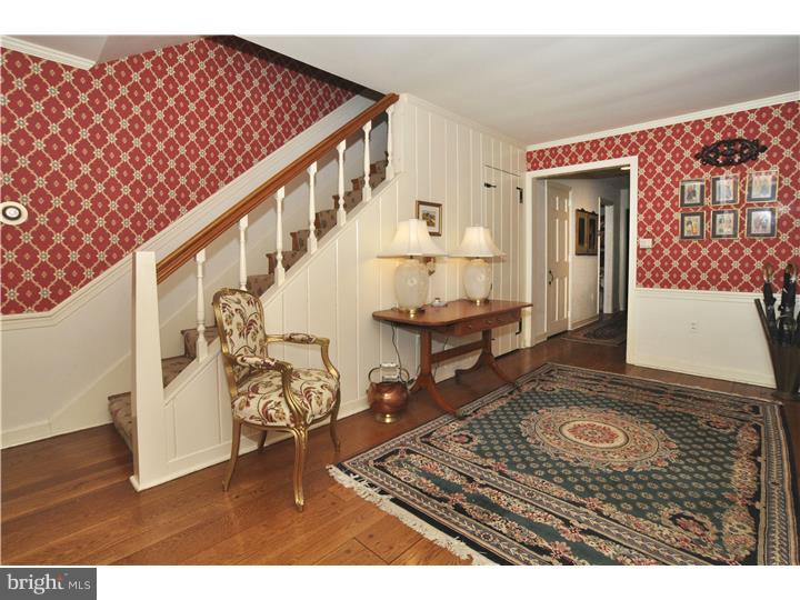 1420 Hunter Road Rydal, PA 19046 - Photo 4 of 25 Foyer