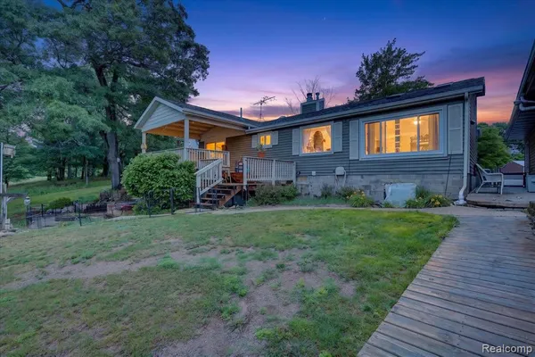 $469,000 | 17 East White Lake Drive, Twin Lake, MI 49457