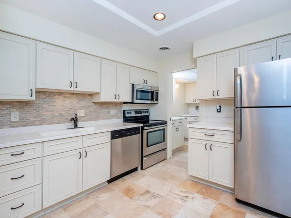 $200,000 | 2275 Youngman Avenue West, Unit 306W, St. Paul, MN 55116