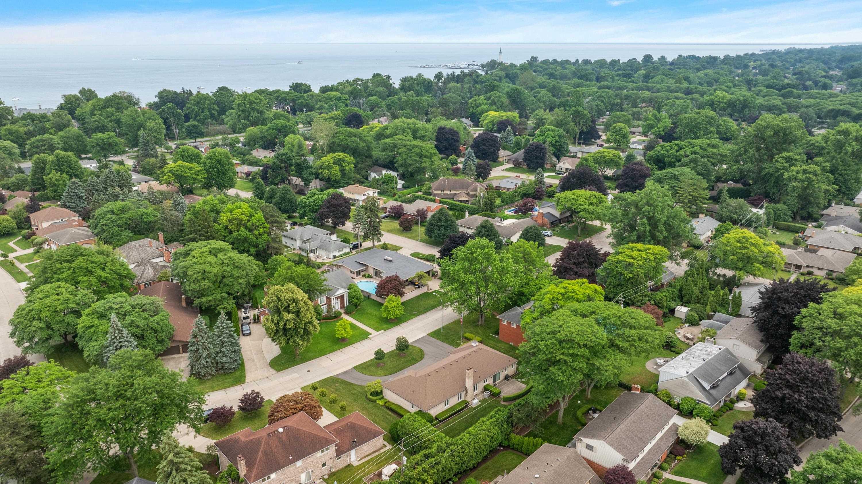951 Ballantyne Road Grosse Pointe, MI 48236 - Photo 7 of 10