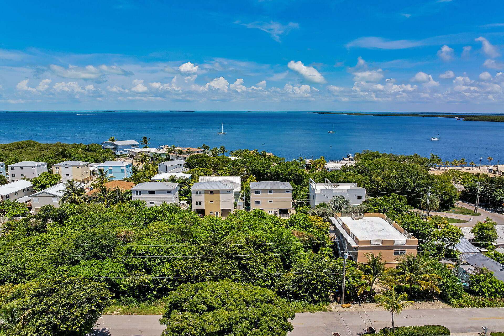 Lake View Dr Key Key Largo, FL 33037 - Photo 23 of 25 a view of a lake