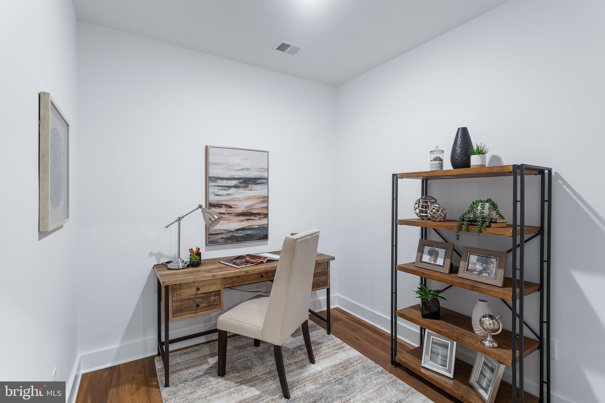 78 Old Mill Bottom Road North, Unit 103 Annapolis, MD 21409 - Photo 23 of 37 Streamlined Modern Study