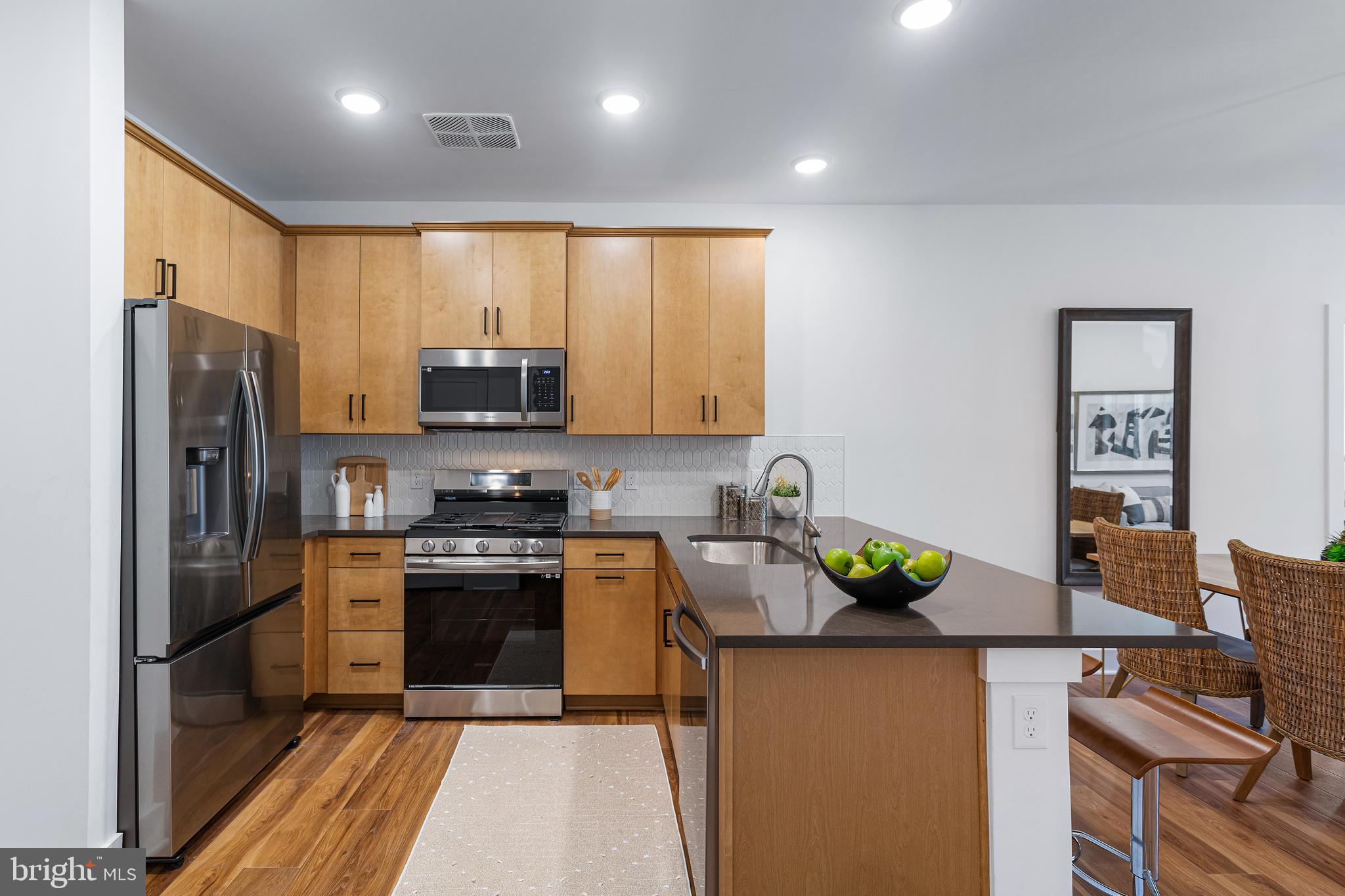 78 Old Mill Bottom Road North, Unit 103 Annapolis, MD 21409 - Photo 5 of 37 Inviting Warm Wood Tones