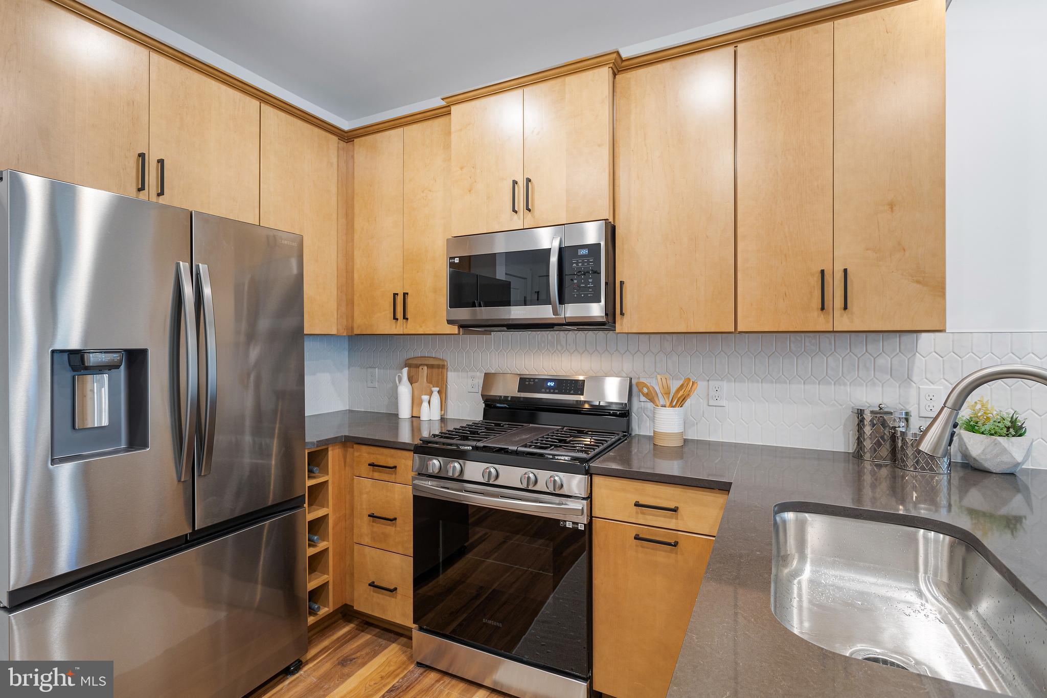 78 Old Mill Bottom Road North, Unit 103 Annapolis, MD 21409 - Photo 8 of 37 Gleaming Stainless Steel Appliances