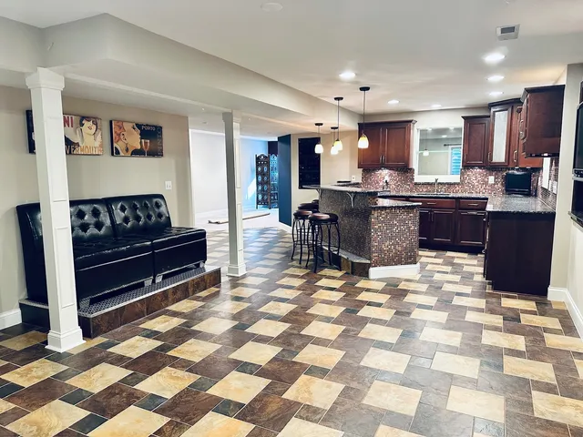 $489,000 | 2906 Springhill Lane, Champaign, IL 61822