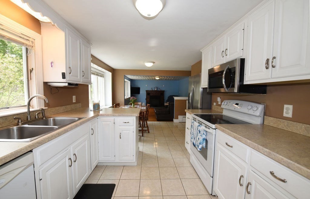 42 Reed Street Hanson, MA 02341 - Photo 10 of 42 Gallery Image 10