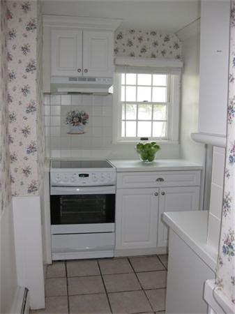 7 Lorraine Road Medford, MA 02155 - Photo 11 of 24 Gallery Image 11