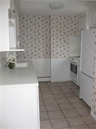 7 Lorraine Road Medford, MA 02155 - Photo 12 of 24 Gallery Image 12