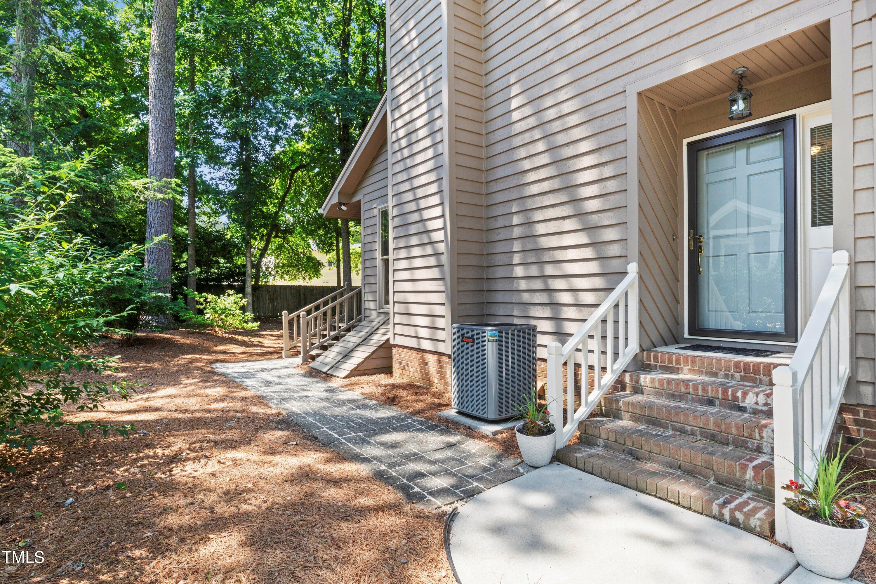 2605 Sawmill Road Raleigh, NC 27613 - Photo 2 of 23 06-202405282605 Sawmill Rd_0024