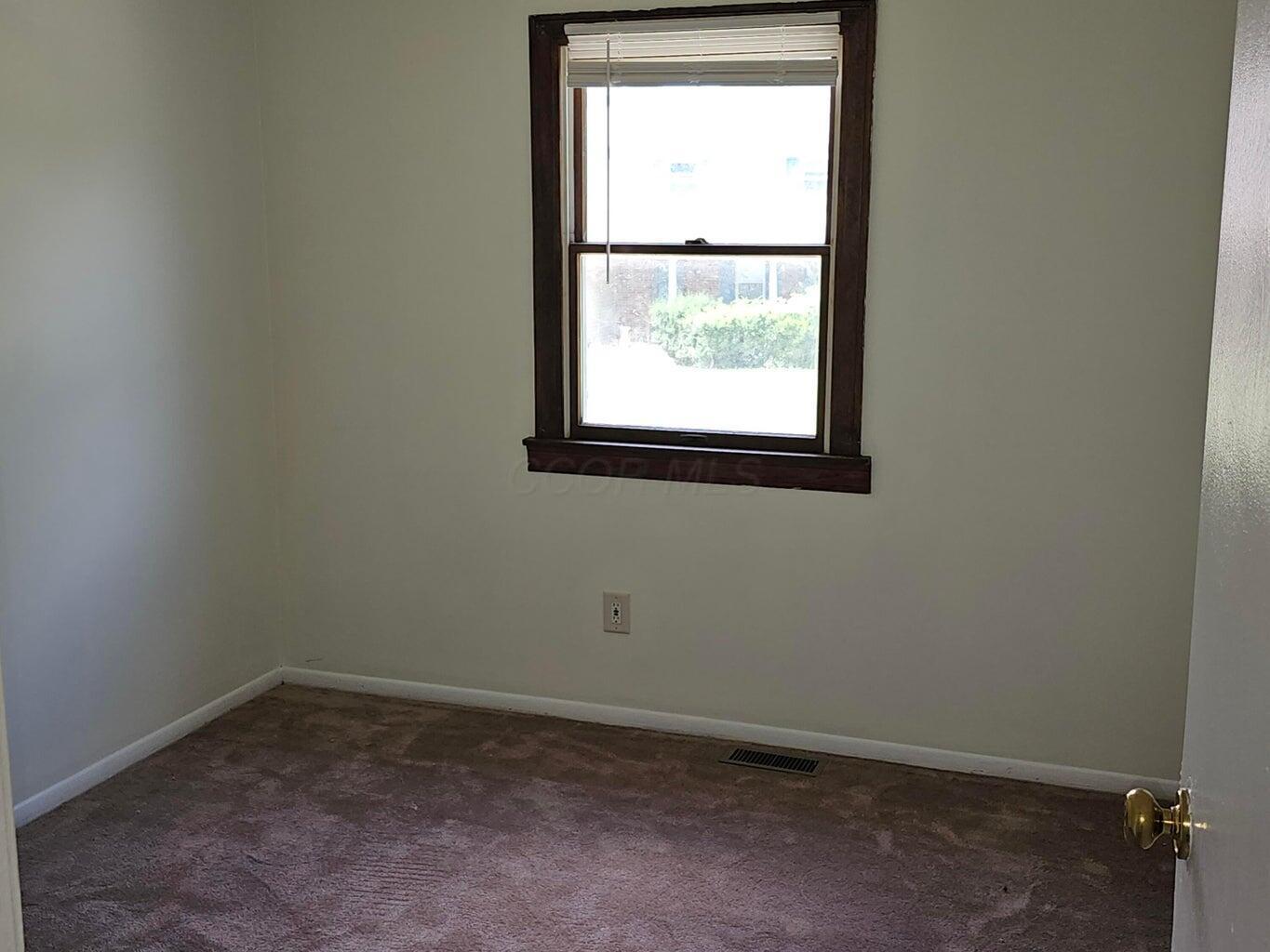 4938 Dunlap Road Columbus, OH 43229 - Photo 20 of 32 12