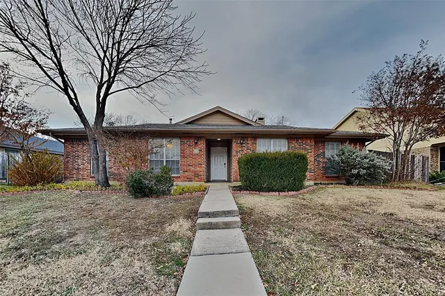 $2,525 | 1711 Elizabeth Drive, Carrollton, TX 75007