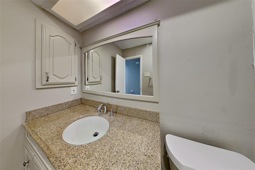 1711 Elizabeth Drive Carrollton, TX 75007 - Photo 16 of 21