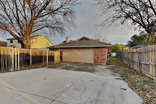 $2,525 | 1711 Elizabeth Drive, Carrollton, TX 75007