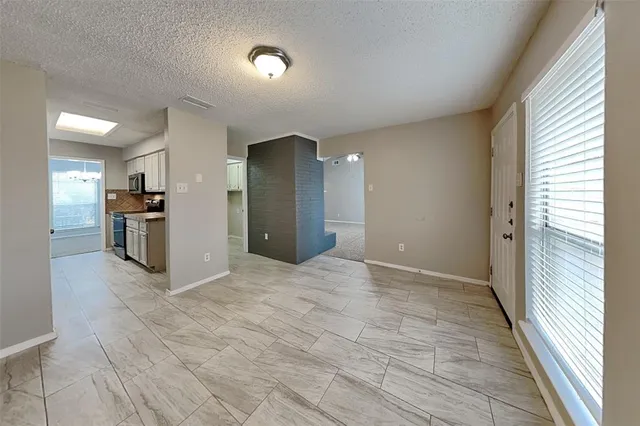 $2,525 | 1711 Elizabeth Drive, Carrollton, TX 75007