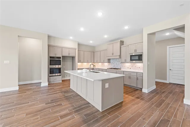 $879,000 | 29842 Kate Crk Lane, Fulshear, TX 77441