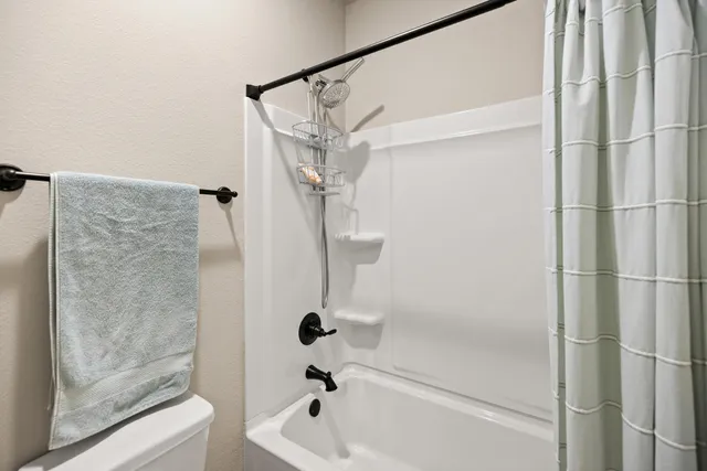 $3,200 | 212 Blaze Boulevard, Freeport, FL 32439