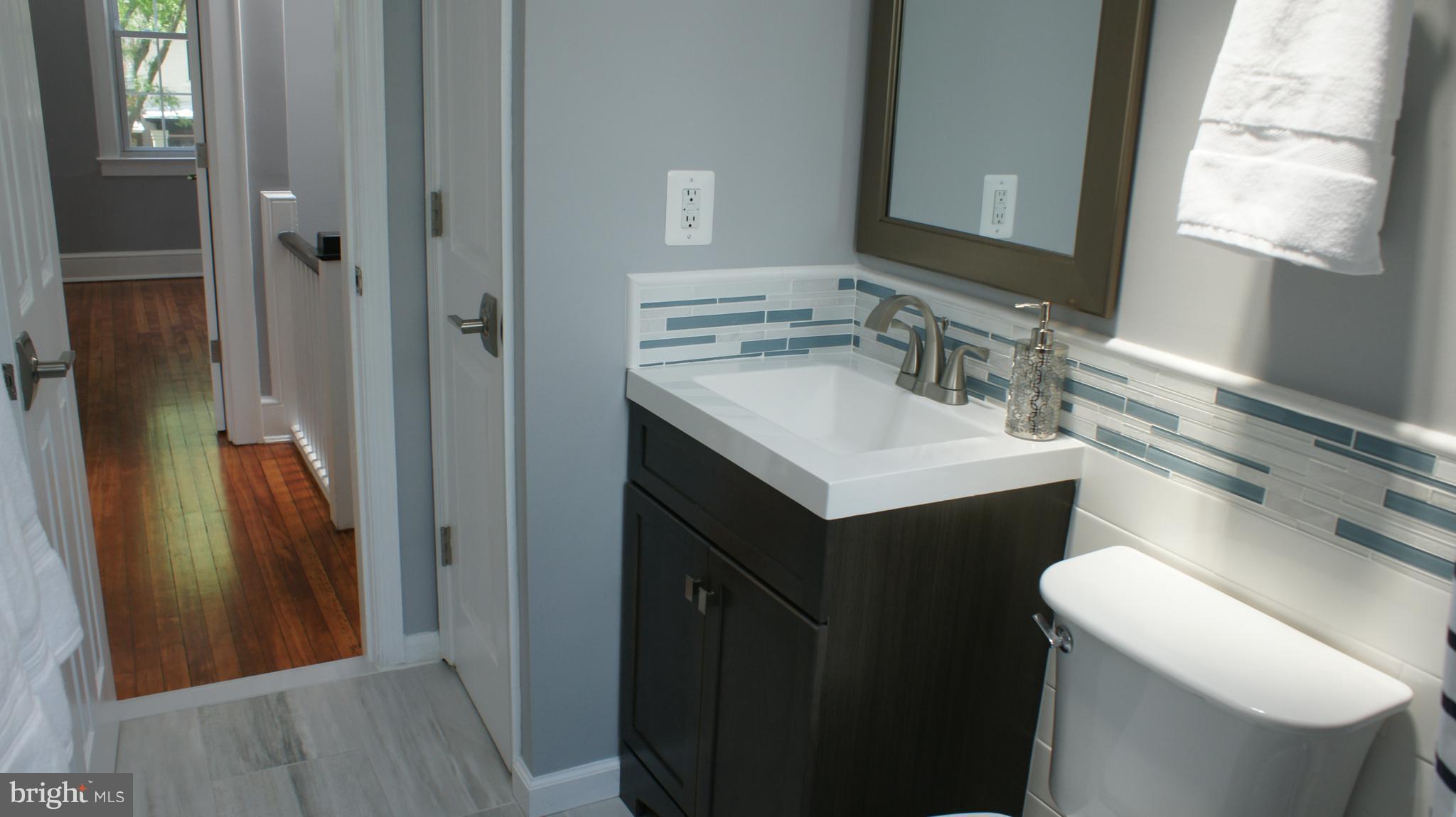 515 23rd Place Northeast Washington, DC 20002 - Photo 15 of 30 Upstairs Bath