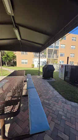 $160,000 | 3050 Sunrise Lakes Drive East, Unit 302, Sunrise, FL 33322