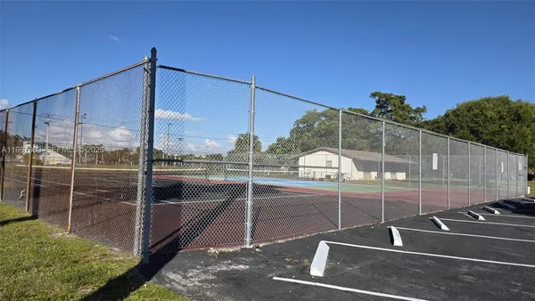 $160,000 | 3050 Sunrise Lakes Drive East, Unit 302, Sunrise, FL 33322