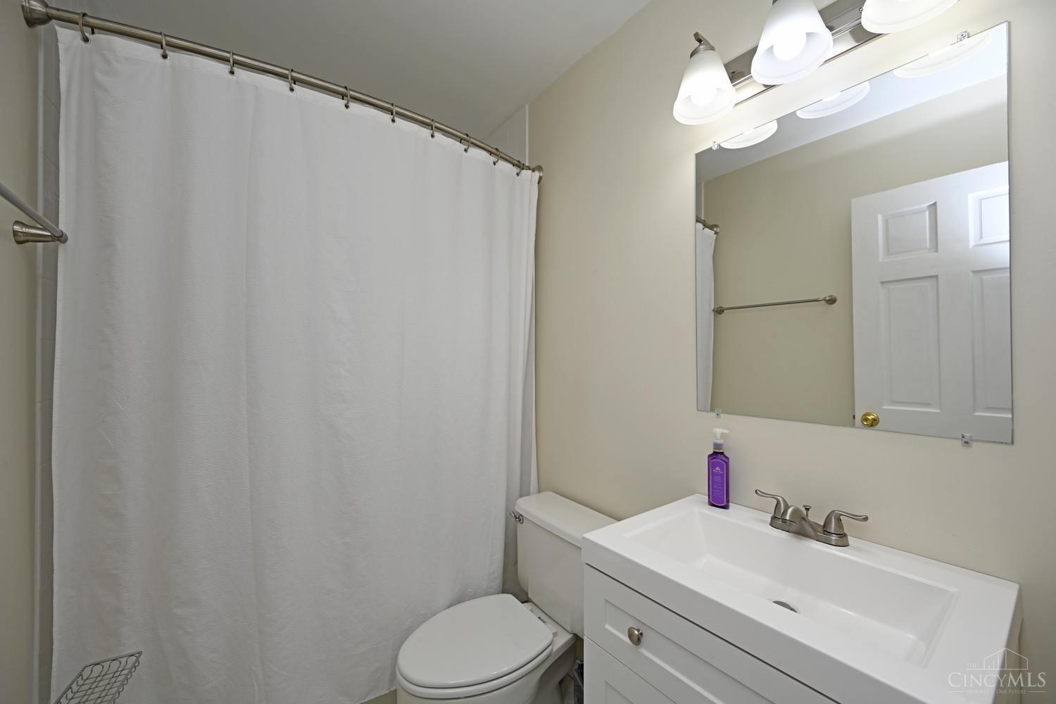 6720 Ridgefield Drive Cincinnati, OH 45224 - Photo 14 of 33 Gallery Image 14