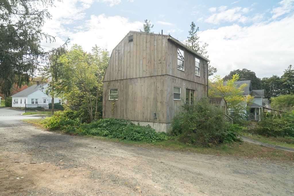 203 Northampton Road Amherst, MA 01002 - Photo 5 of 12 Gallery Image 5