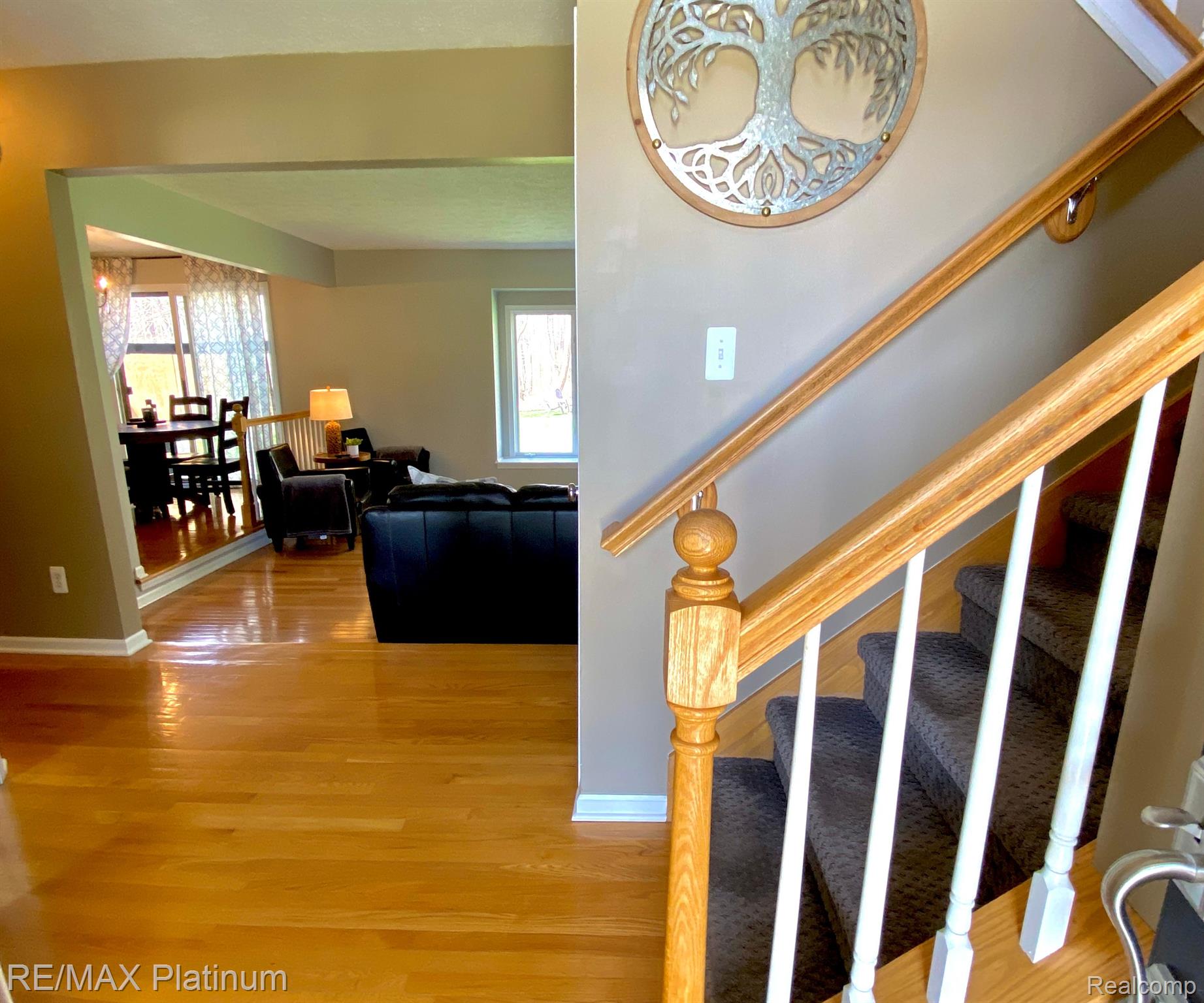 1044 Elk Run Howell, MI 48843 - Photo 5 of 33 Walking in the front door. Foyer