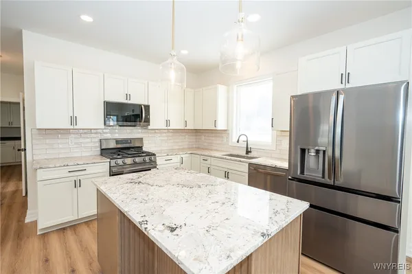 $559,900 | 8418 Evelyn Drive, Eden, NY 14057