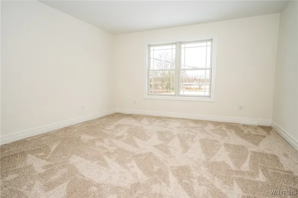 $559,900 | 8418 Evelyn Drive, Eden, NY 14057