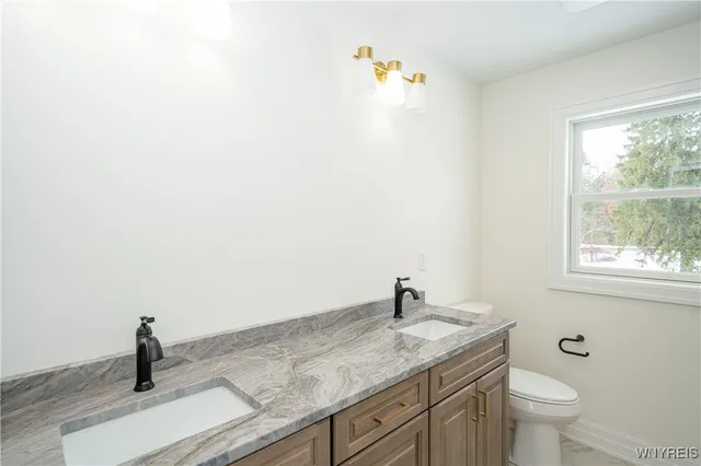 $559,900 | 8418 Evelyn Drive, Eden, NY 14057