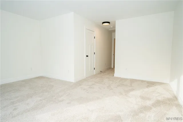 $559,900 | 8418 Evelyn Drive, Eden, NY 14057