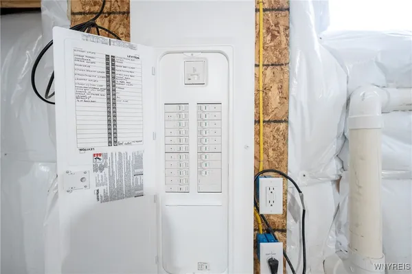 $559,900 | 8418 Evelyn Drive, Eden, NY 14057