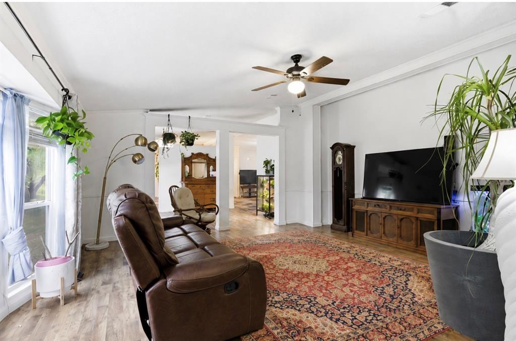 134 Private Road 4523 Decatur, TX 76234 - Photo 10 of 34 Come on in! There are 2 spacious living areas.