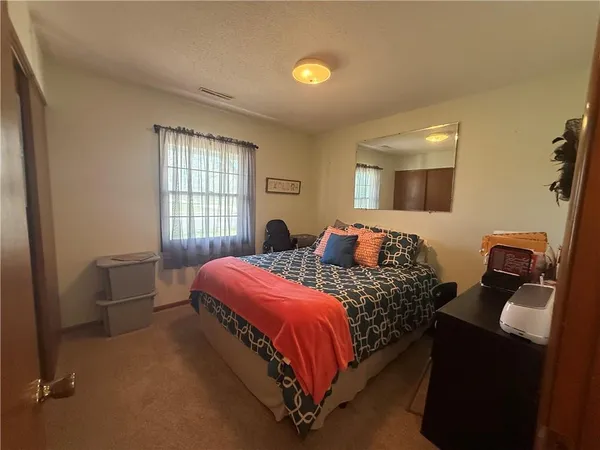 $215,000 | 1405 South Rouse Street, Pittsburg, KS 66762