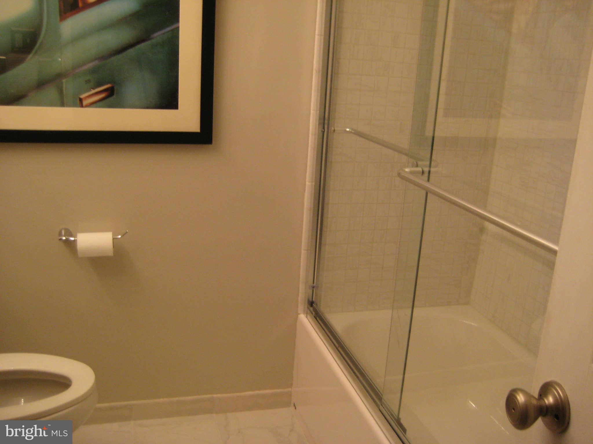 8107 Hatteras Lane Springfield, VA 22151 - Photo 13 of 18 Bath