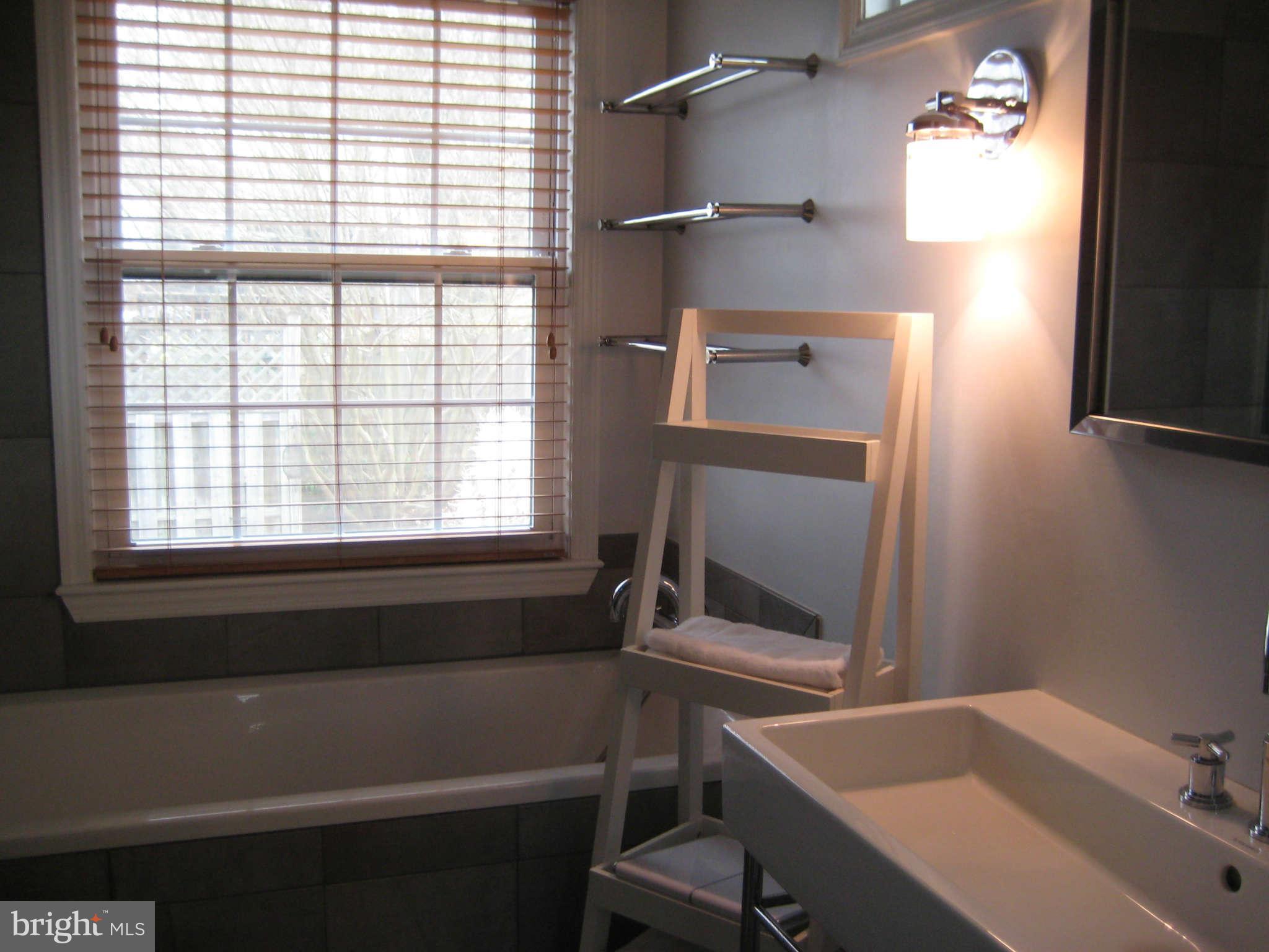 8107 Hatteras Lane Springfield, VA 22151 - Photo 7 of 18 Bath (Master)