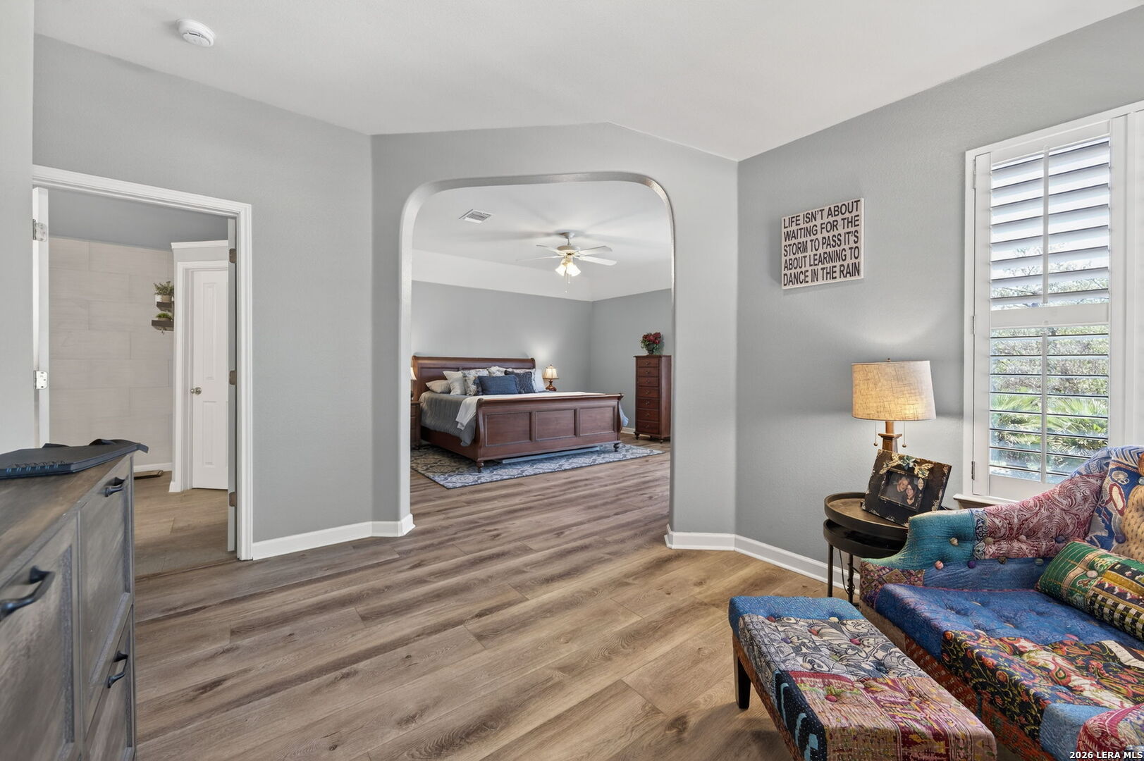 9514 Potters Point Helotes, TX 78023 - Photo 19 of 37 a living room with furniture and a wooden floor