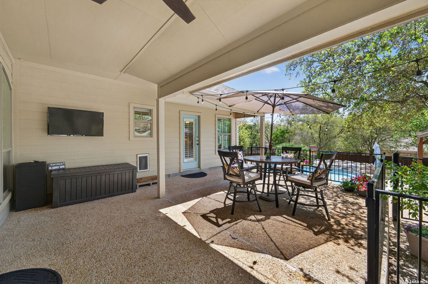 9514 Potters Point Helotes, TX 78023 - Photo 27 of 37 a view of a livingroom with furniture and couch