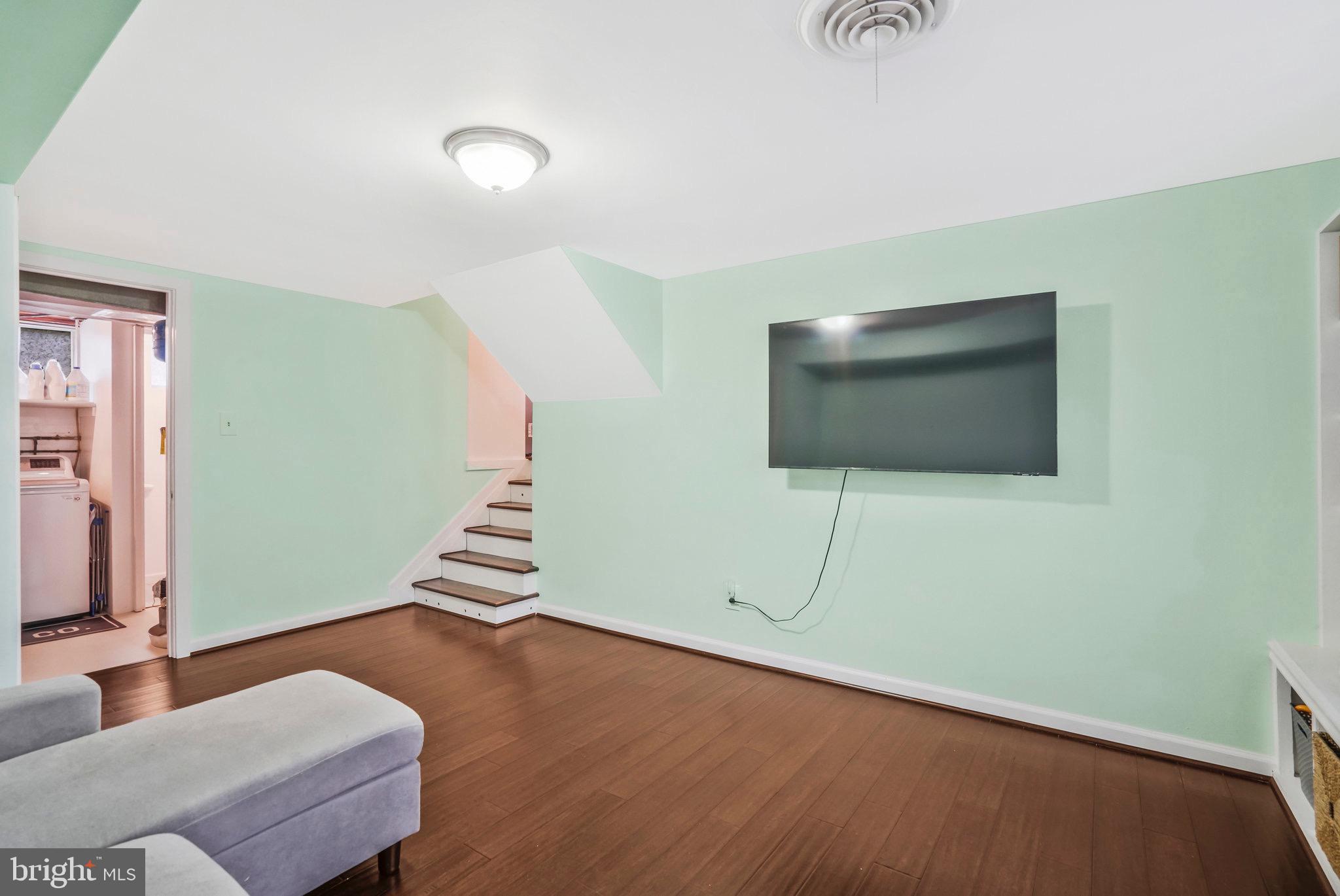7604 Gresham Street Springfield, VA 22151 - Photo 25 of 58 Gallery Image 25