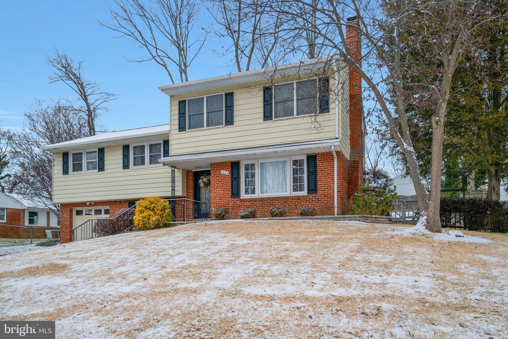 7604 Gresham Street Springfield, VA 22151 - Photo 3 of 58 Gallery Image 3