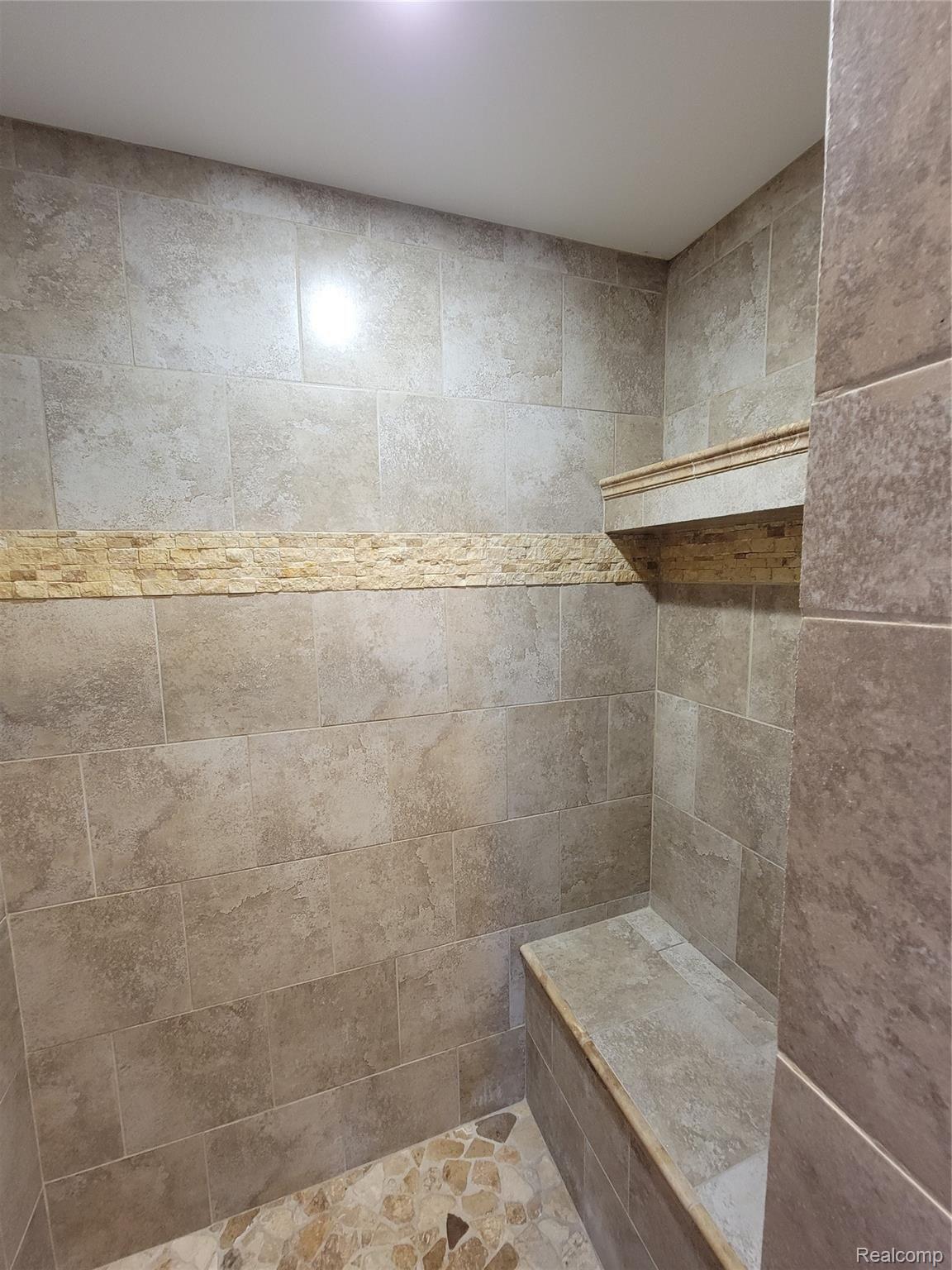 233 Wallace Way Howell, MI 48843 - Photo 33 of 64 Master Bathroom