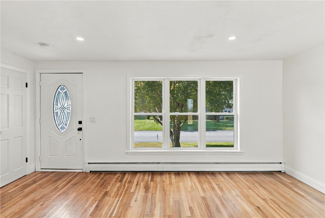 62 Drybrook Road Warwick, RI 02889 - Photo 3 of 39 Gallery Image 3
