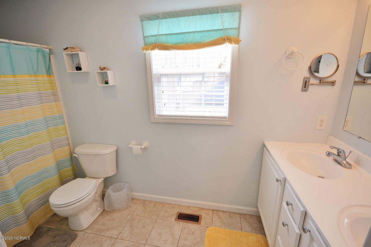 1935 New River Inlet Road North Topsail Beach, NC 28460 - Photo 29 of 97 1935 - master bath