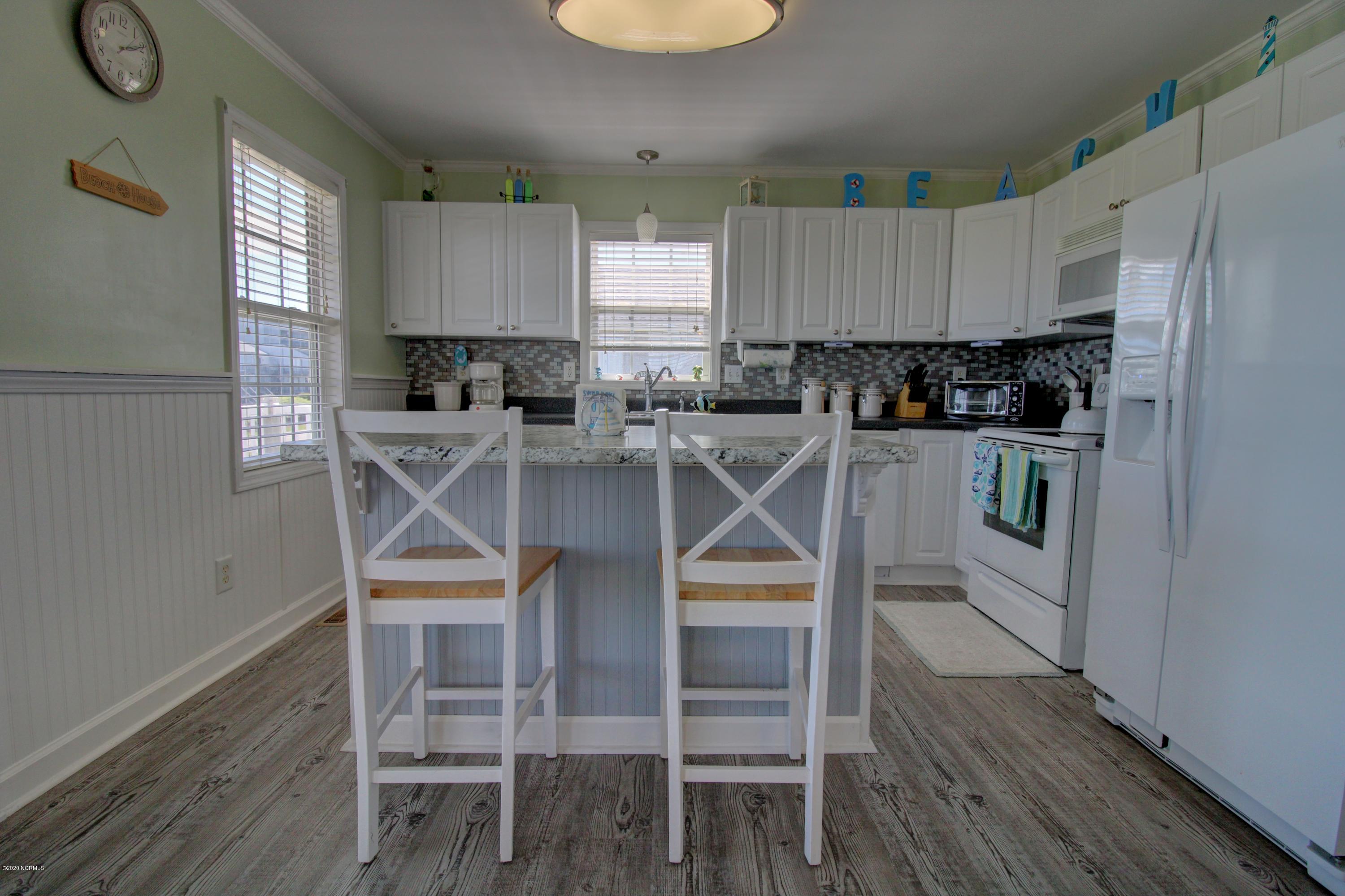 1935 New River Inlet Road North Topsail Beach, NC 28460 - Photo 9 of 97 serenity sands - kitchen