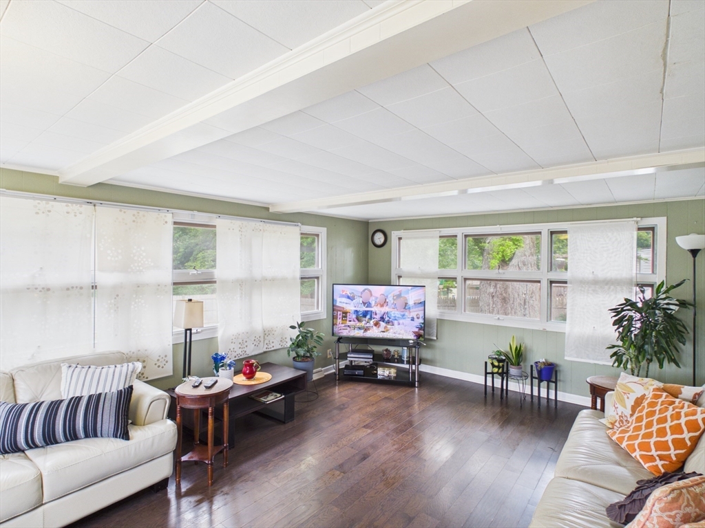 41 Essex Road Sharon, MA 02067 - Photo 14 of 42