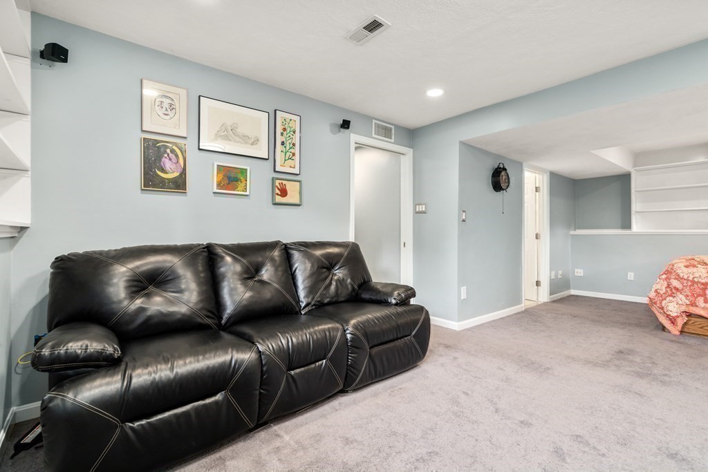 69 Mountain Road Burlington, MA 01803 - Photo 20 of 35 Gallery Image 20