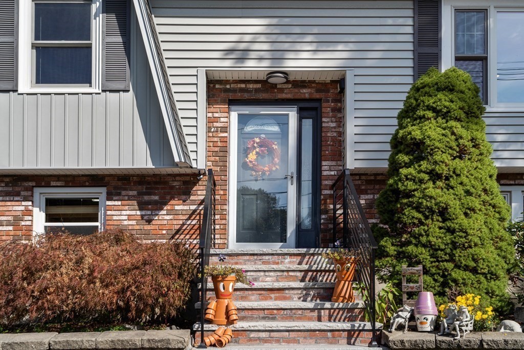 69 Mountain Road Burlington, MA 01803 - Photo 2 of 35 Gallery Image 2