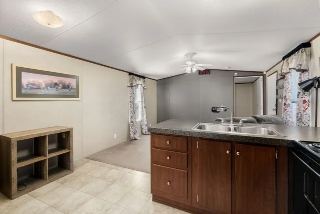 $205,000 | 602 Murphy Bay Drive, Cross, SC 29436