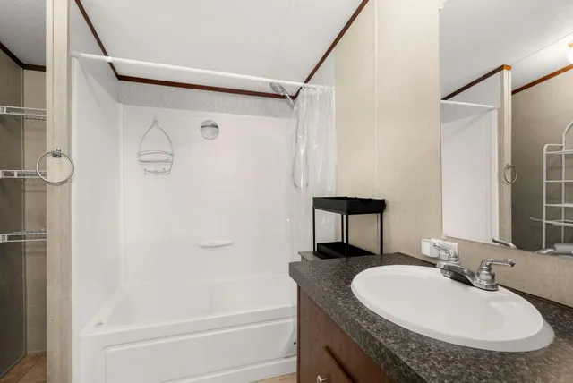 $205,000 | 602 Murphy Bay Drive, Cross, SC 29436