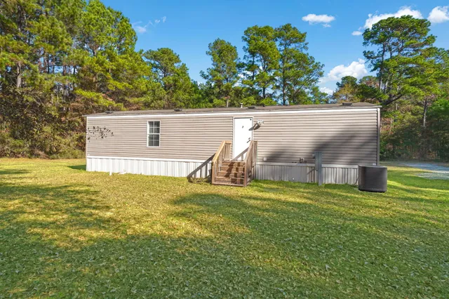 $205,000 | 602 Murphy Bay Drive, Cross, SC 29436