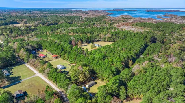 $205,000 | 602 Murphy Bay Drive, Cross, SC 29436